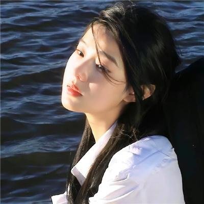 在阳光下腐烂